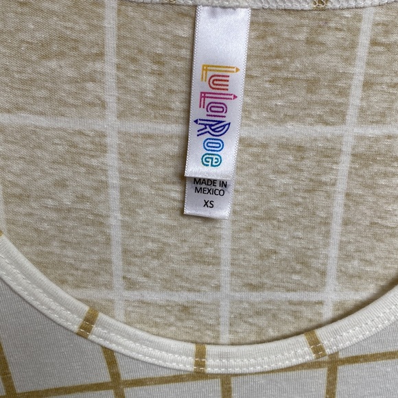 LulaRoe windowpane Perfect T - Picture 3 of 7